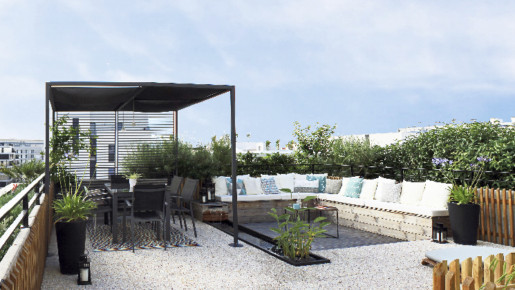 Toit terrasse, lieu de réception - 70 m2 aménagé par le paysagiste Maxime Arnoux