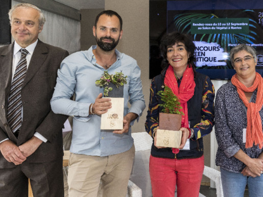 Remise du prix du Green Boutique 2019, à Yann Chouquet, l'œil végétal à Lyon et une mention spéciale pour la jardinerie Hortelli à Angers.